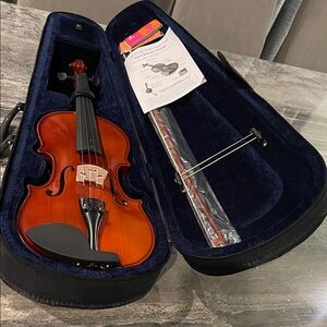 Elegant Wooden Violin with Case